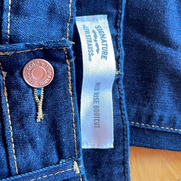 Levi jeans. Brand new. Mid rise bootcut. 14M. 32W.  32L. - Picture 4 of 5